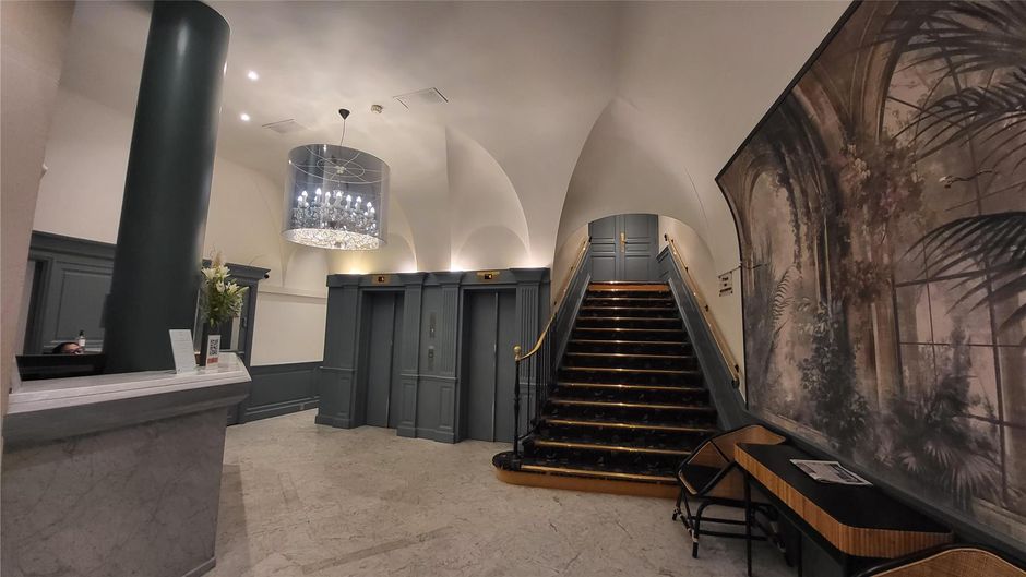 Hotel Paris Neuilly Lobby