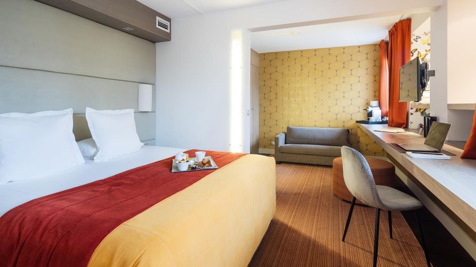 Hotel Paris Neuilly Suite