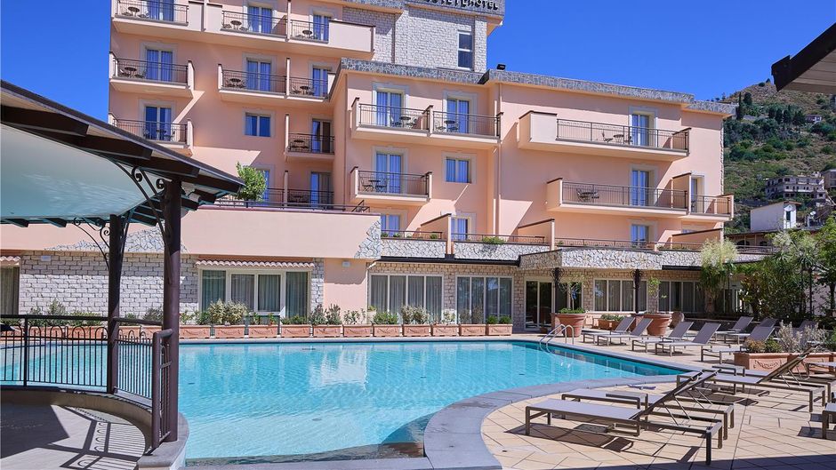 Hotel Diamond Pool