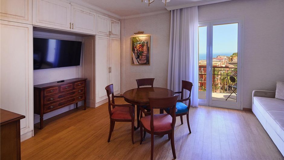 Hotel Diamond Room