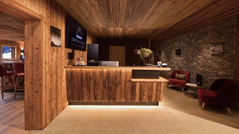 Dent Blanche Resort Lobby