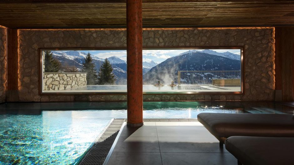 Dent Blanche Resort Pool