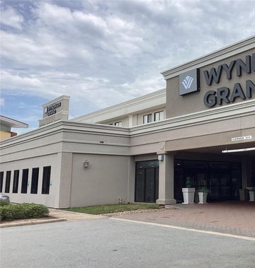 Wyndham Grand Executive Center