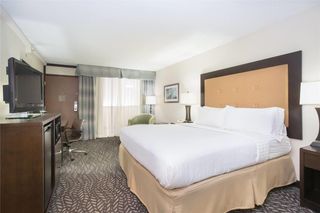 Wyndham Grand Executive Center