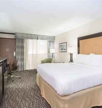 Wyndham Grand Executive Center