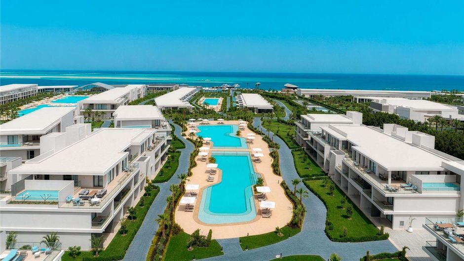Rixos Premium Magawish Pool