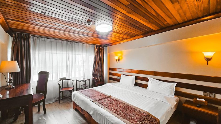 Eastland Hotel Room