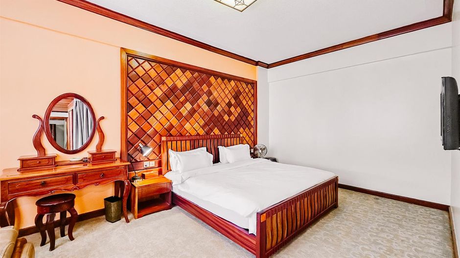 Eastland Hotel Room