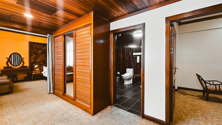Eastland Hotel Room