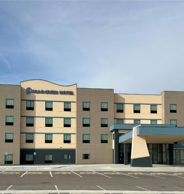 Sugar Creek Inn & Suites