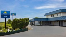 Days Inn by Wyndham Moosic