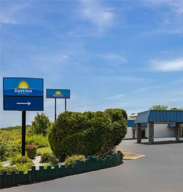Days Inn by Wyndham Moosic