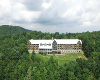 Amicalola Falls State Park & Lodge