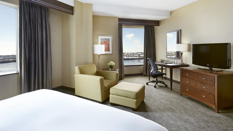 Saint John Harbourfront Hotel Room