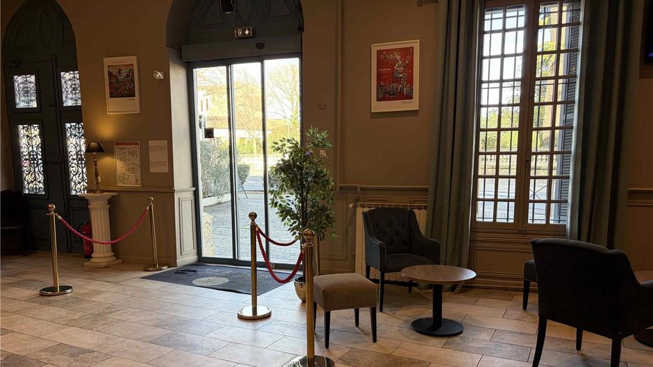 Le Grand Hotel Moliere Lobby