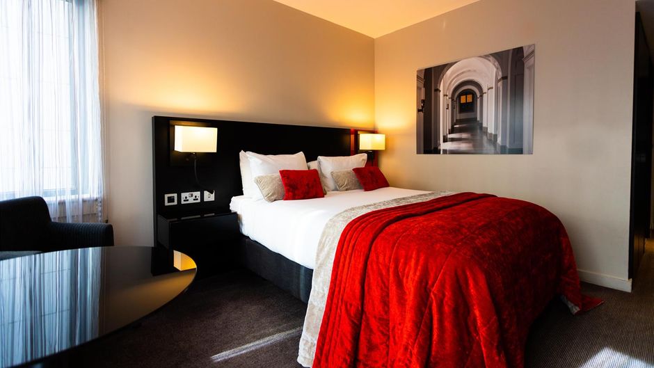 Guildford Harbour Hotel Room