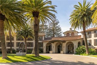 Casa Mani Resort Napa Valley, Curio Coll