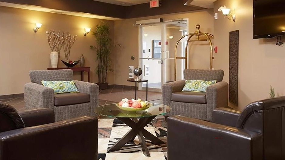 Travelodge Suites by Wyndham Estevan Lobby