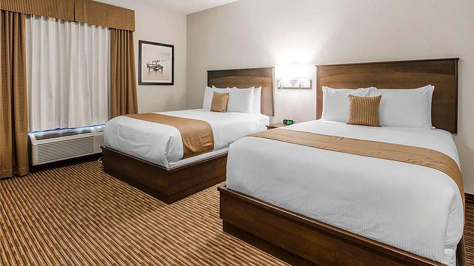 Travelodge Suites by Wyndham Estevan Room