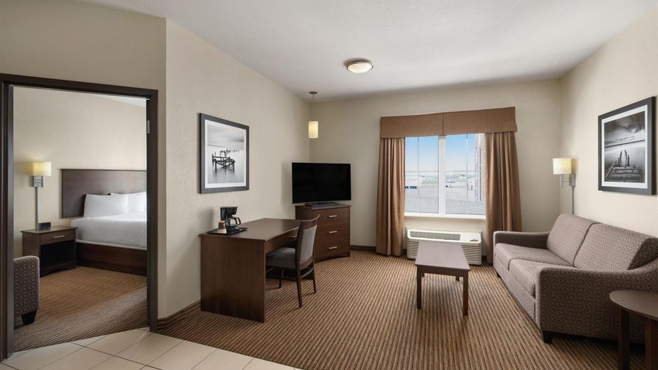 Travelodge Suites by Wyndham Estevan Suite