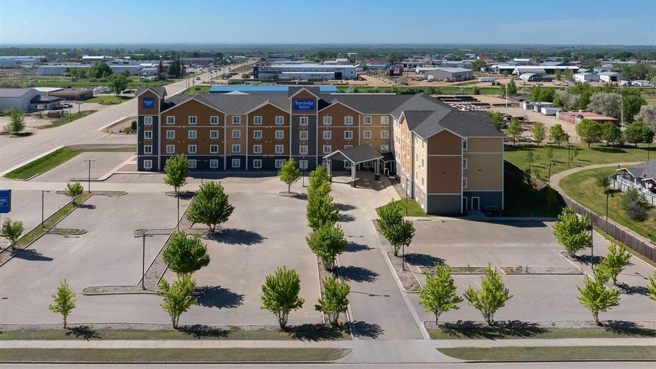 Travelodge Suites by Wyndham Estevan Exterior
