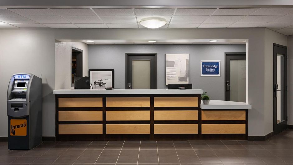 Travelodge Suites by Wyndham Estevan Lobby