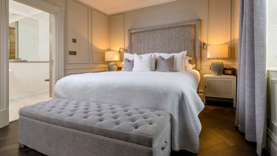 The Victoria House Hotel Suite