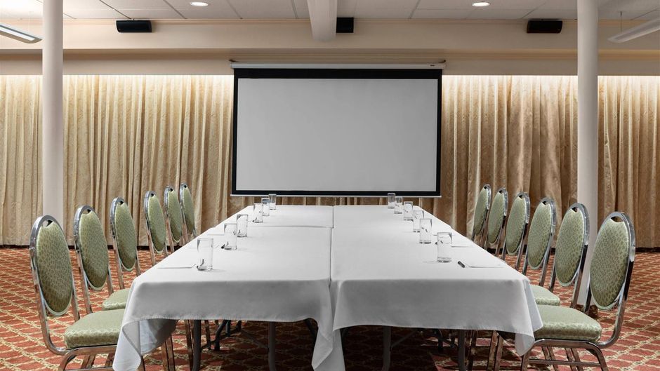 Royal Scot Hotel & Suites Meeting