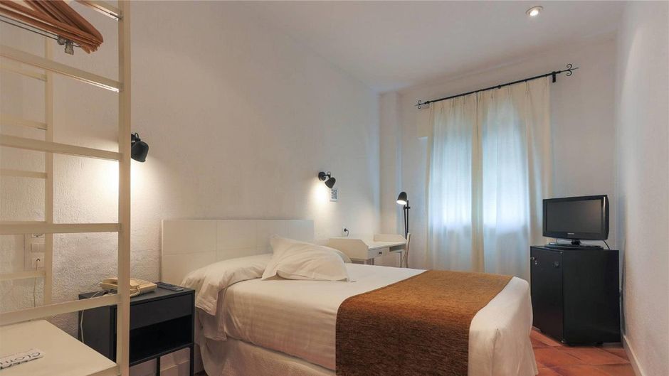 Los Cantaros Hotel Room