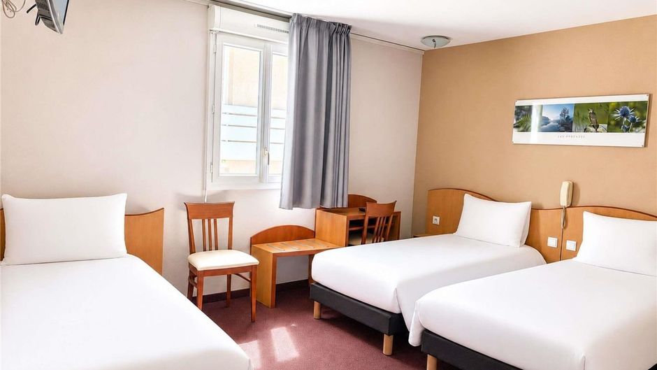 Hotel Saint Georges Lourdes Room