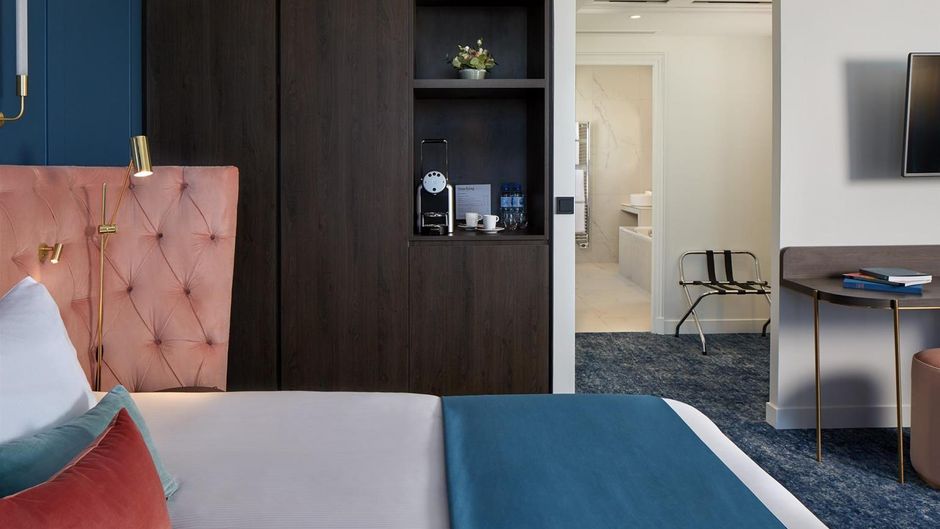 Pley Hotel Suite