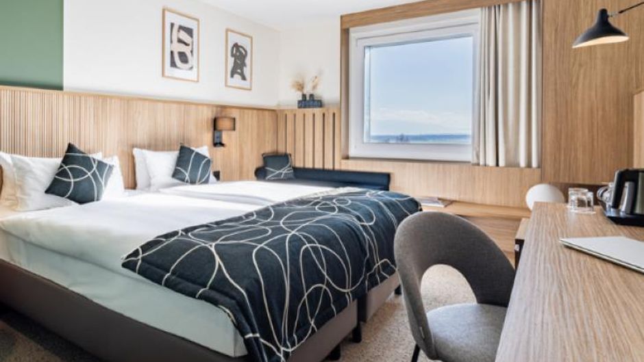 Everness Hotel & Resort Room