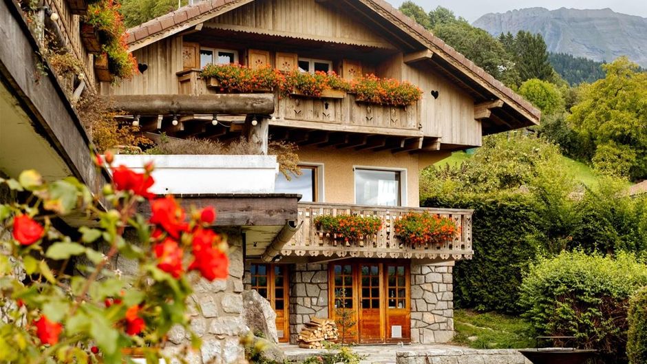 Les Roches Hotel & Spa Exterior