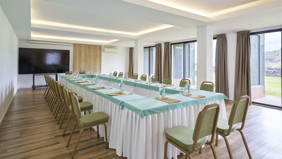 Caloura Hotel Resort Meeting