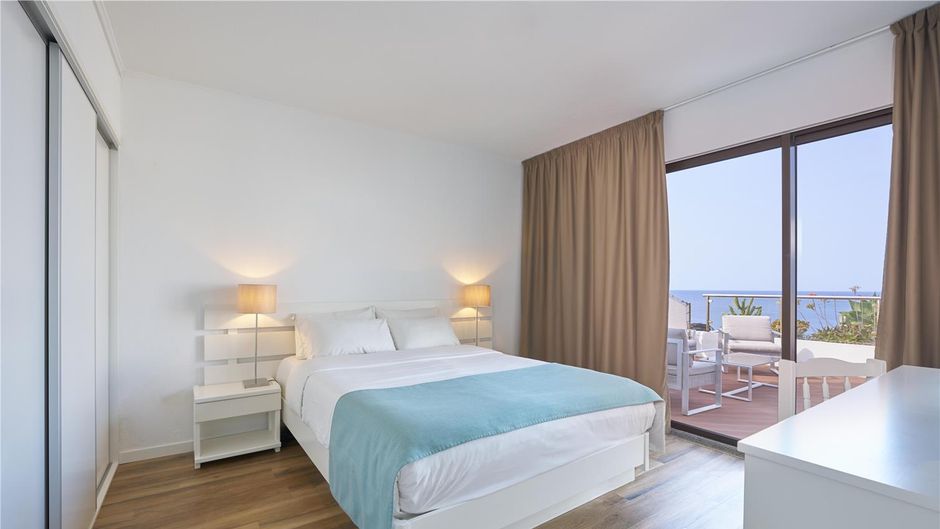 Caloura Hotel Resort Suite