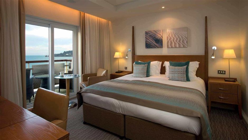 L'Horizon Beach Hotel & Spa Suite