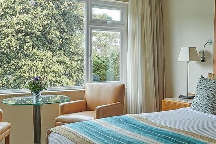 L'Horizon Beach Hotel & Spa