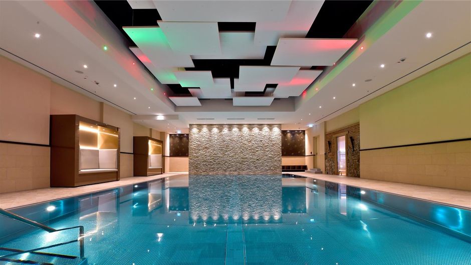 Radisson Blu Hotel Bonn Pool
