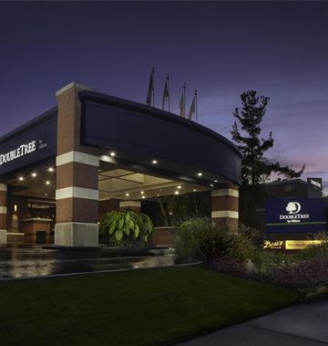 DoubleTree by Hilton Akron Fairlawn