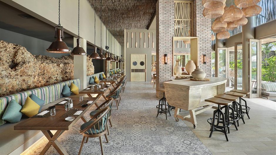 X2 Bali Breakers Resort Restaurant