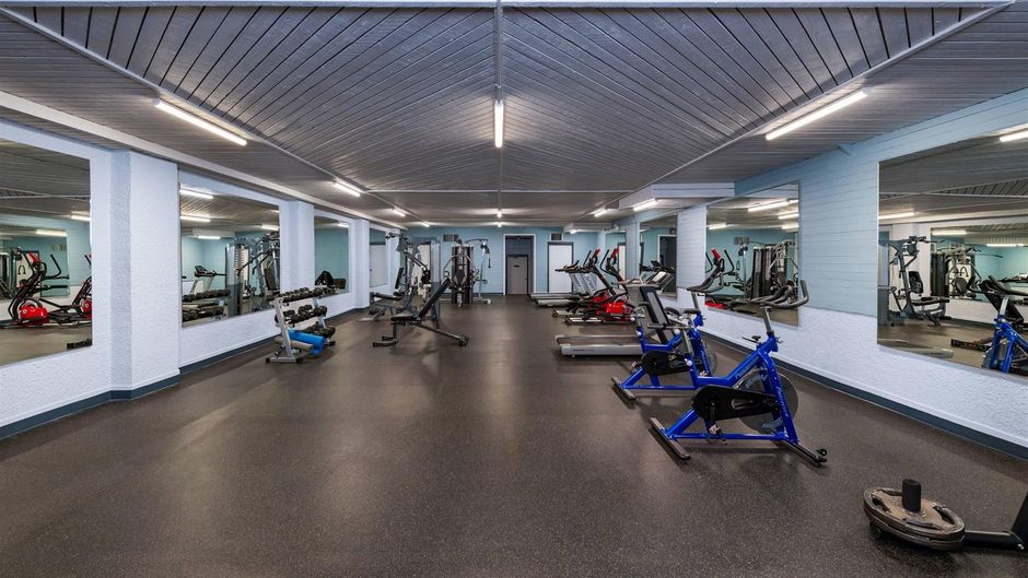 Crestwood Hotel Health