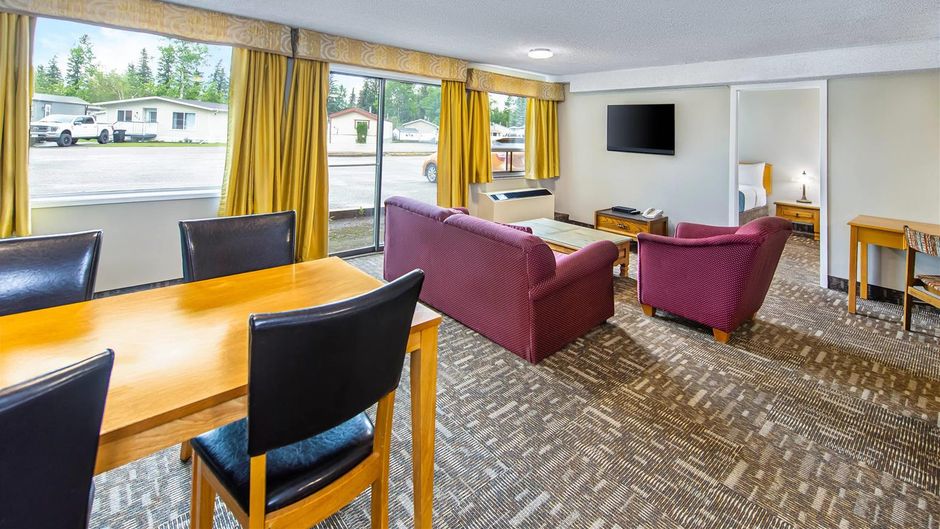 Crestwood Hotel Suite