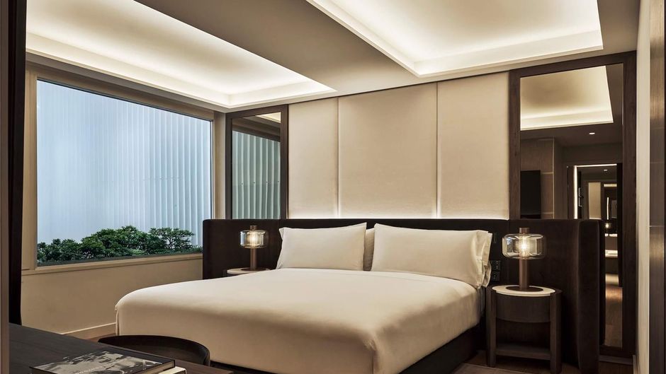 1881 Madrid Ventas Room