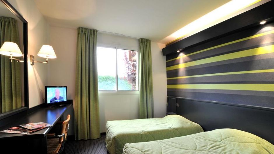 Hotel Balladins Villefranche de Rouergue Room