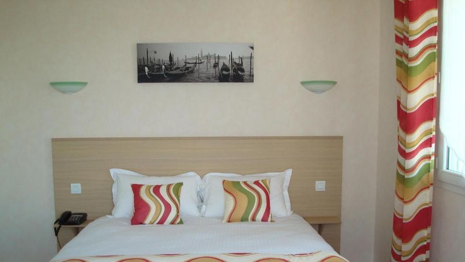 Brit Hotel Azur Hotel Room