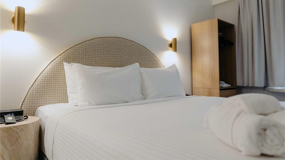 The Merchant Hotel Room