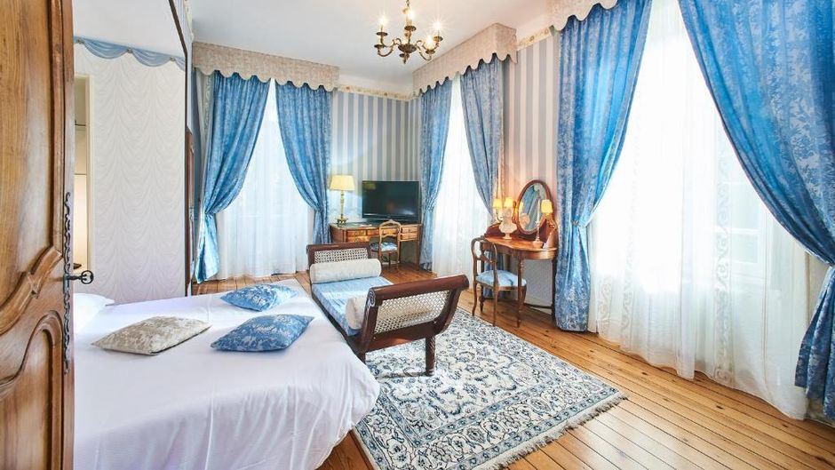 Chateau de la Richerie Room