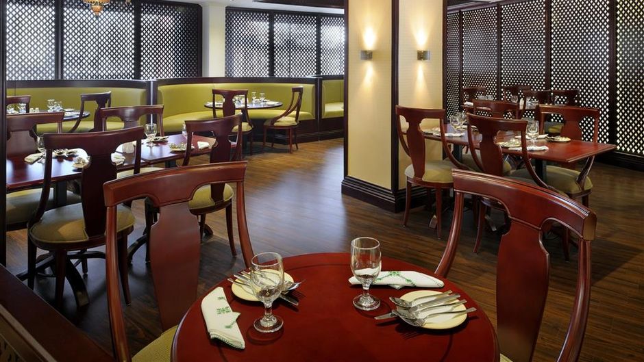 Al Safir Hotel & Tower Restaurant