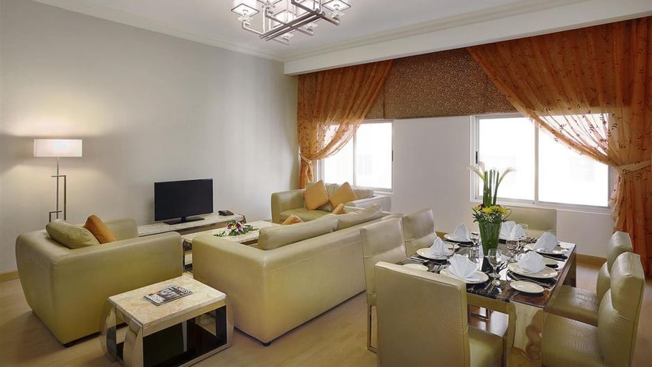 Al Safir Hotel & Tower Suite