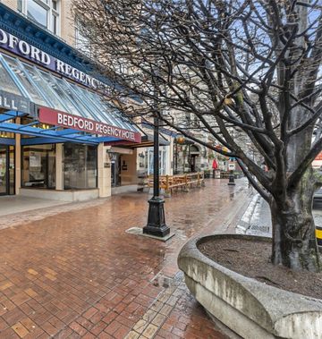 Bedford Regency Hotel